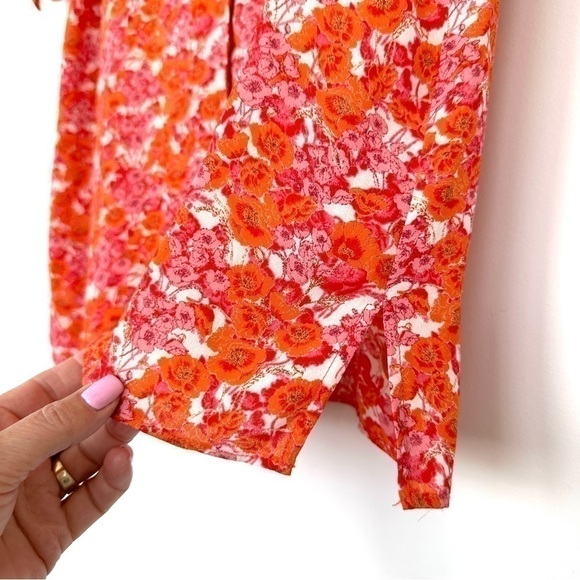 Cynthia Rowley top with v-neck and short sleeves, loose fitting, floral print - Picture 5 of 10